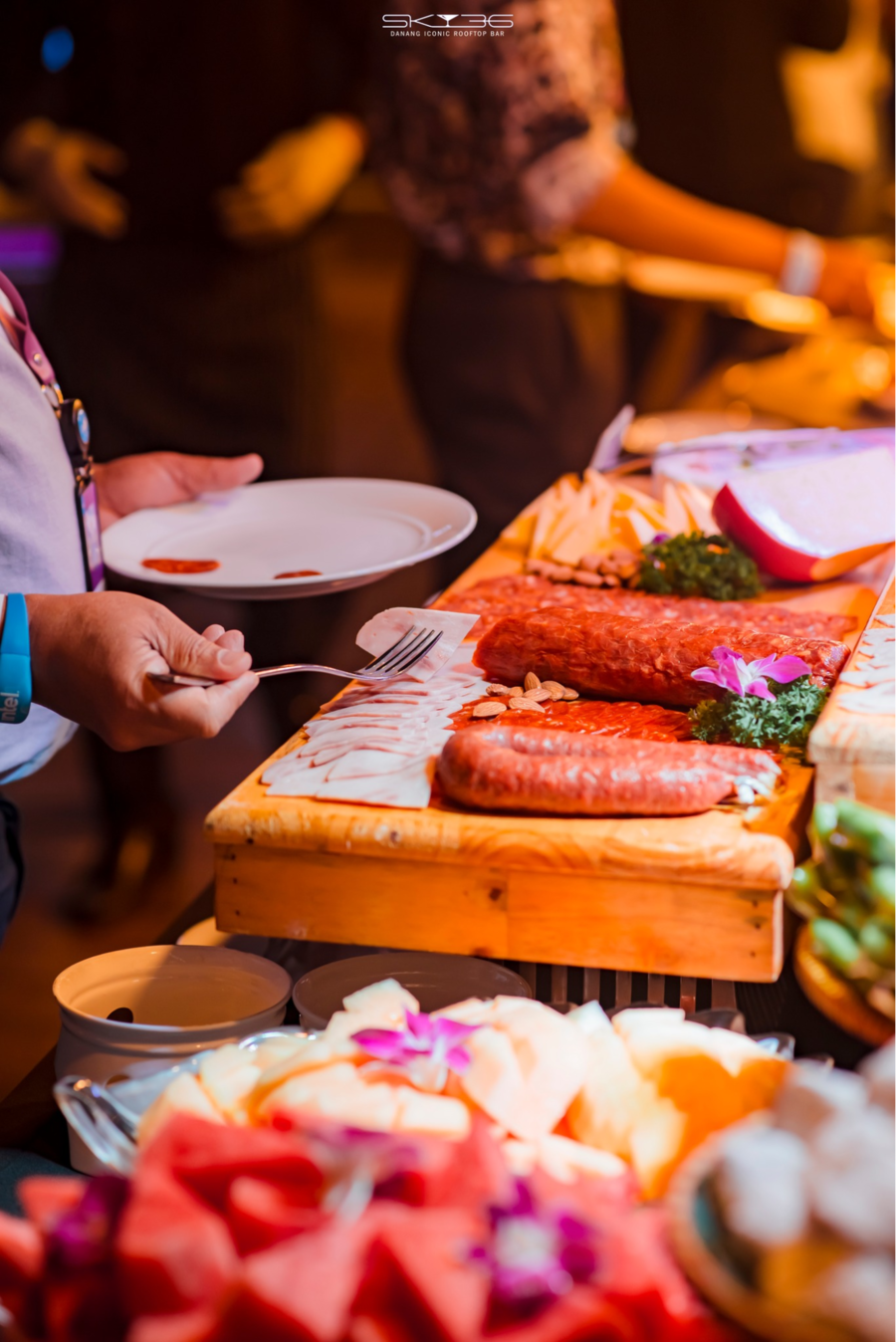 đi bar hết bao nhiêu tiền